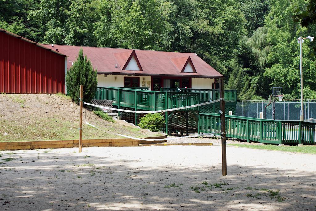 Alpine Crest Resort Гелен Екстер'єр фото
